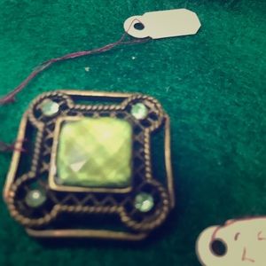 Pendent with no chain